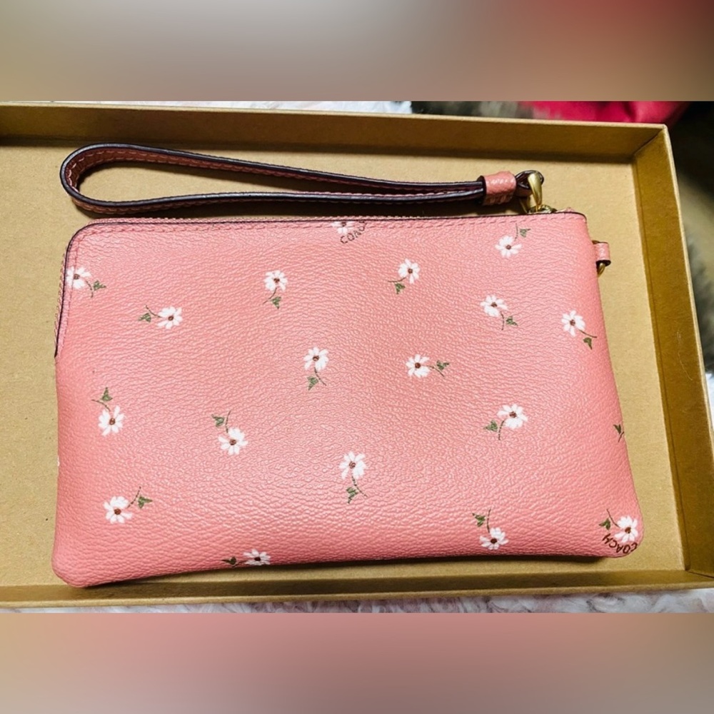 Coach Wristlet Wallet Pink Gold With Floral Print MSRP $125 - Picture 3 of 4